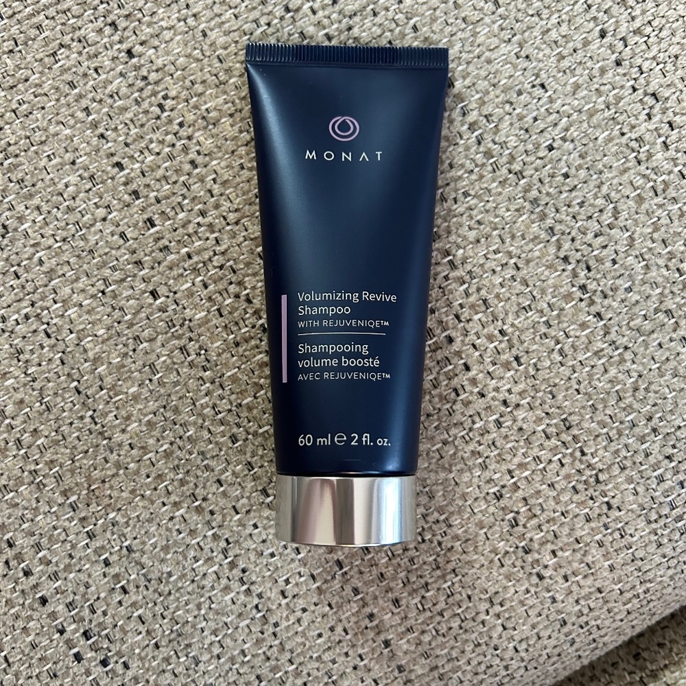 Monat Volumizing Revive Shampoo